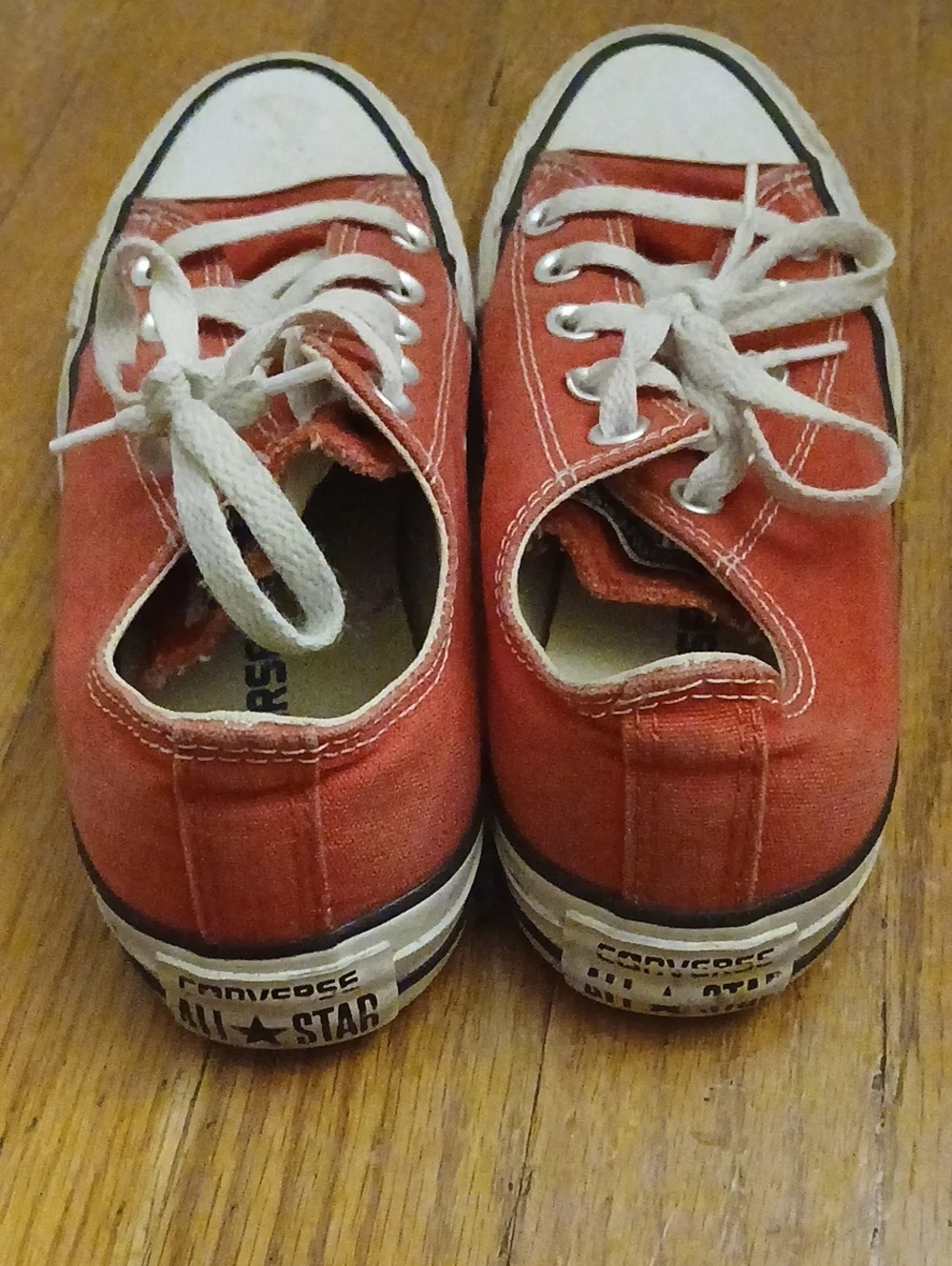 Boy Size 3 Girls Size 5 Red Low Top Canvas Converse.